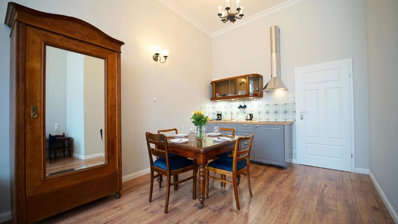 Apartamenty Everysky - Plac Ratuszowy 51 Jelenia Góra Kültér fotó